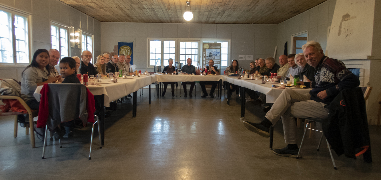 Hyggelig fårikåltreff på Trandum